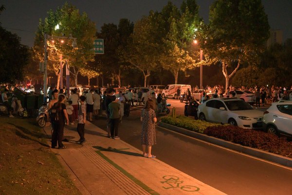 人生百态|伊朗议会议长卡利巴夫登记参加新一届总统选举